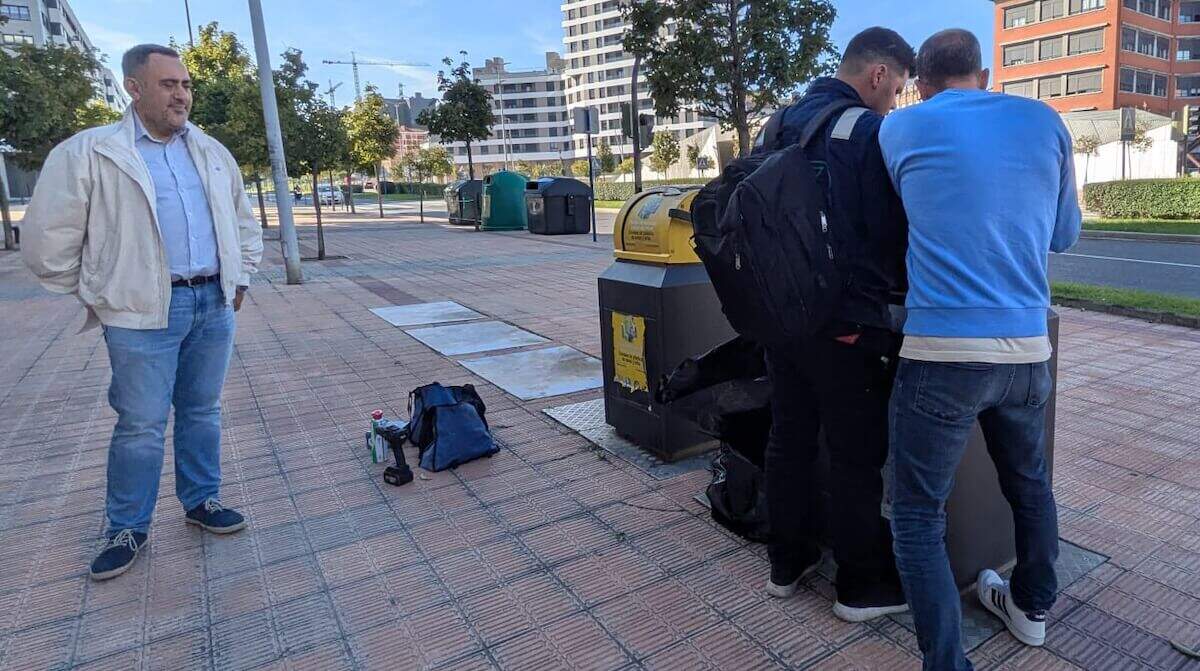Barakaldo C1 zentraleko zaborren bilketa pneumatikoko postontziak garbitzen hasi da · enbarakaldo.com