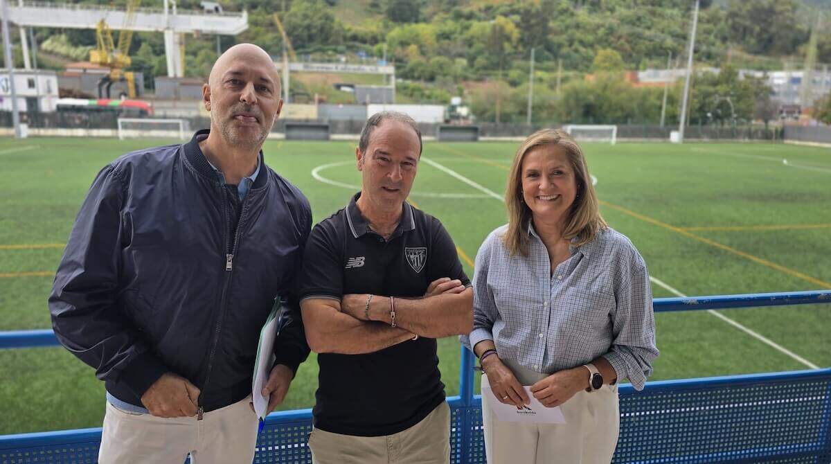 Ibarretako futbol zelaiaren berritze integrala amaitu da · enbarakaldo.com