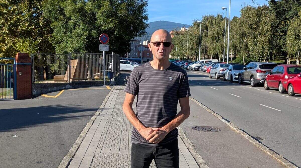 Portugaleteko EH Bildu mugikortasuna eta bide segurtasuna hobetzearen alde agertu da Grumete Diego kalean · enportugalete.com
